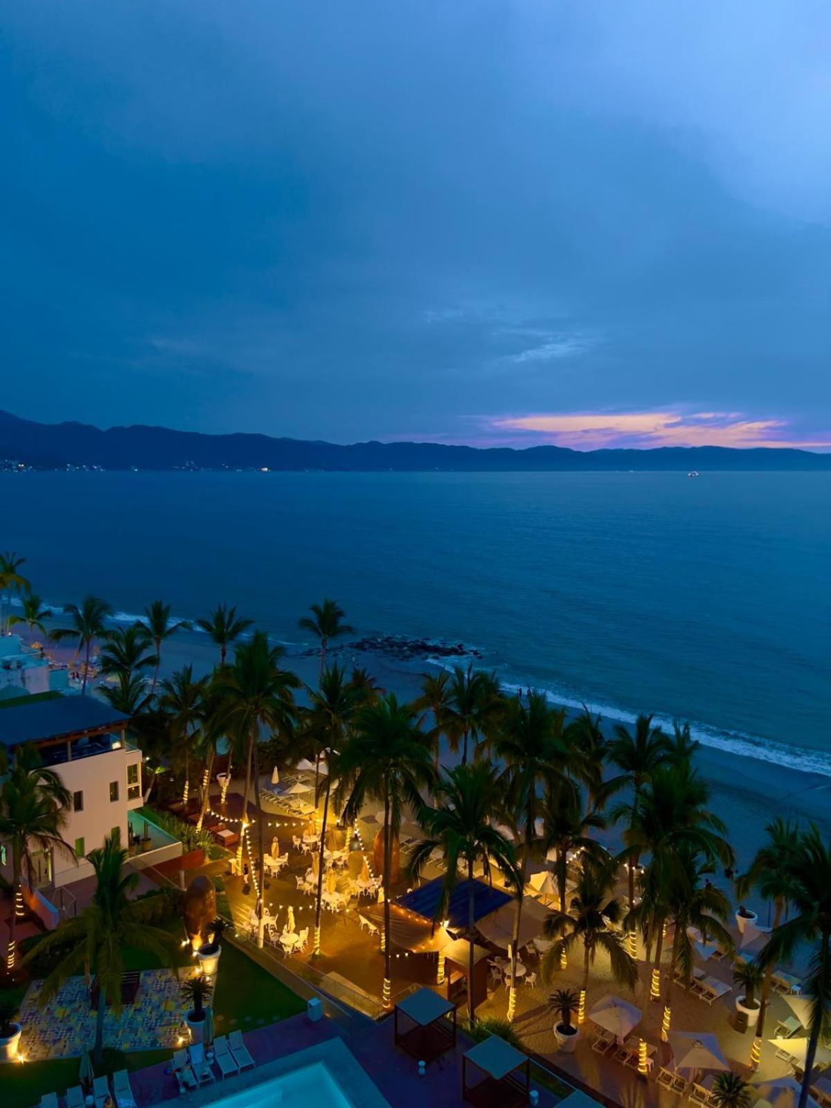 Icon Vallarta, Puerto Vallarta Extérieur photo