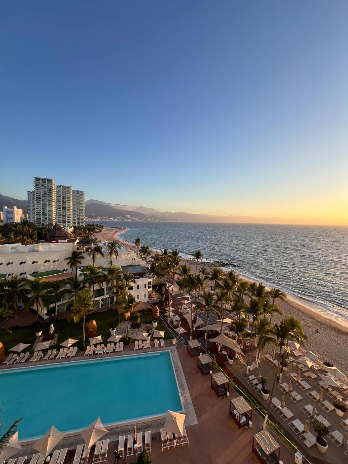 Icon Vallarta, Puerto Vallarta Extérieur photo